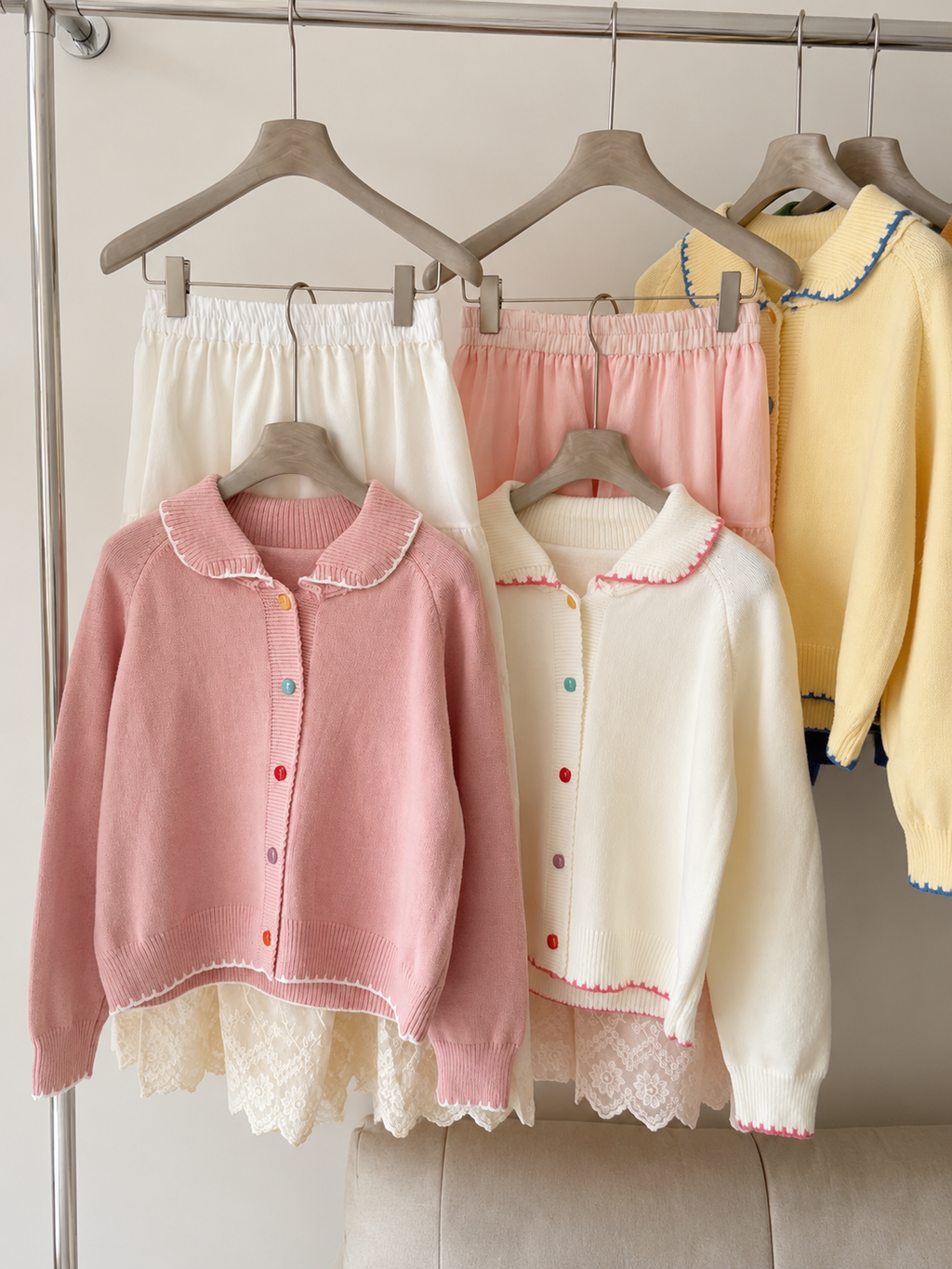 Retro Peter Pan Collar Scallop Trim Knit Cardigan with Colorful Buttons