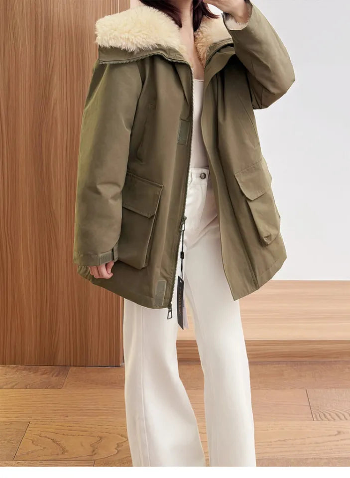 Women's Casual Utilitarian Cargo Parka Jacket with Plush Faux-Shearling Borg Collar